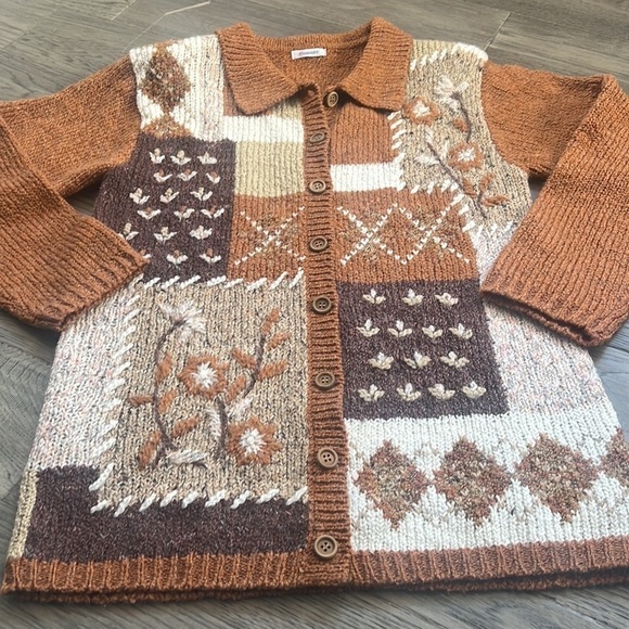 🔥Damart🔥 | Vintage brown fall knit sweater cardigan with embroidered flowers - Picture 2 of 13